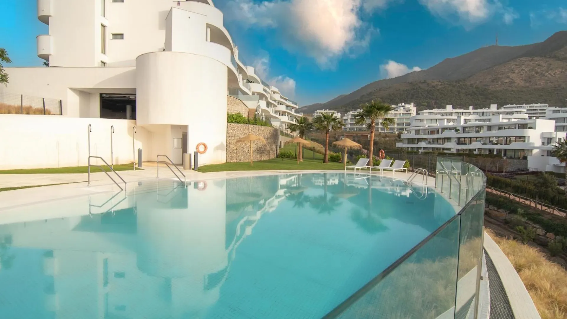 Mara'S Apartments Higueron West - Modern Large Apartment - Terrace With Sea Views And Afternoon Sun !!!! Fuengirola