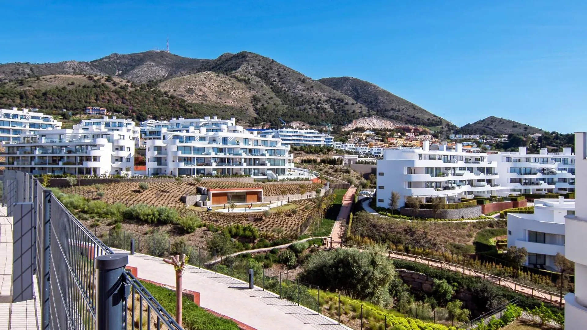 Mara'S Apartments Higueron West - Modern Large Apartment - Terrace With Sea Views And Afternoon Sun !!!! Fuengirola Spain